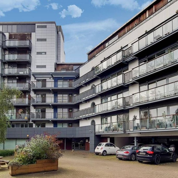 3 bedroom flat to rent - Photo 1