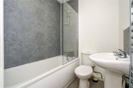 2 bedroom terraced house to rent - Photo 4