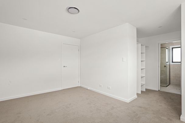 New Townhouse - Photo 1