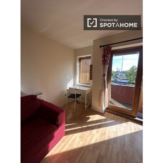 Bed for rent in 2-bedroom apartment in Dublin - Photo 1