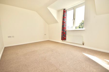 2 bedroom Town House to let - Photo 5