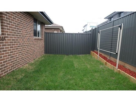 27A Stonecrop Street - Photo 1