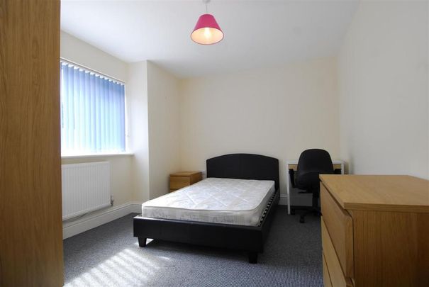 5 bedroom house to rent - Photo 1