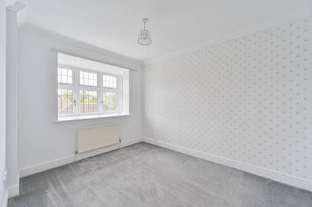 6 bedroom detached house to rent - Photo 5