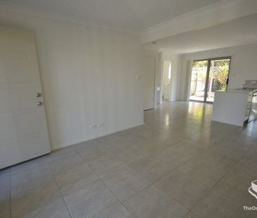 VERY NEW 3 BED TOWNHOUSE FOR RENT - Photo 3