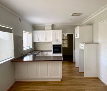 Newly Renovated Home in Prime Position - Photo 5