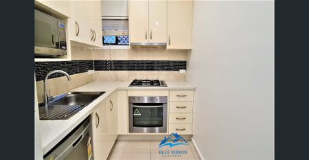 NICE GRANNY IN WENTWORTHVILLE!! - Photo 5