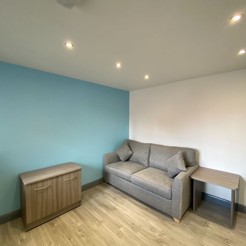 5 Bed Flat, Dawlish Road, B29 - Photo 1