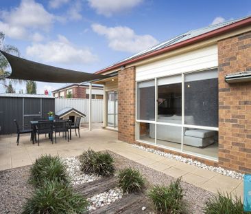 charming and comfortable 3 bedroom home - Photo 6