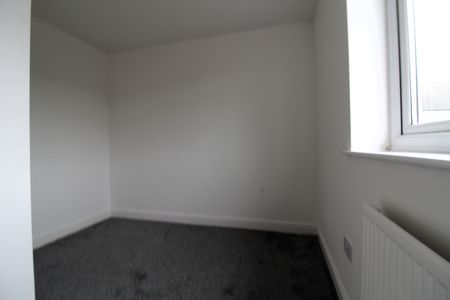 2 bedroom House for rent - Photo 2