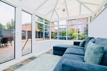 4 bedroom detached house to rent - Photo 3