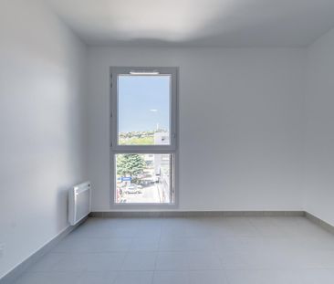location Appartement T3 DE 60.11m² À NICE - Photo 2