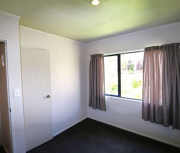 Quiet and private 2 Bedroom House - Photo 5