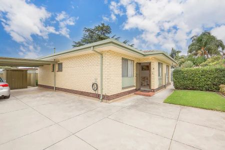 “NEAT AS A PIN ! TWO BEDROOM UNIT IN GREAT LOCATION!” - Photo 4