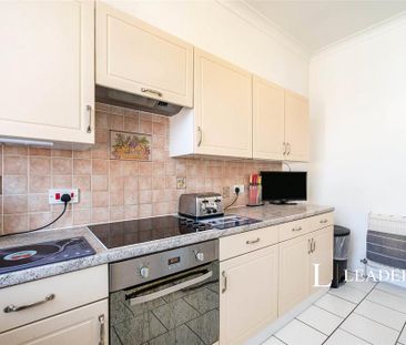 1 bedroom in a flat share to rent - Photo 6