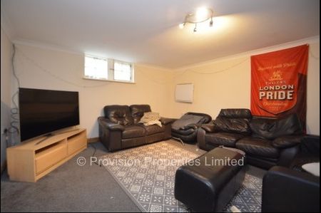 10 Bedroom Student Houses Leeds - Photo 2