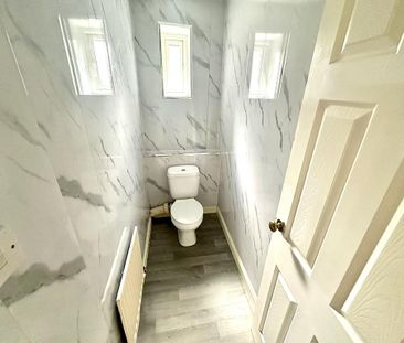 3 bedroom flat to rent - Photo 3