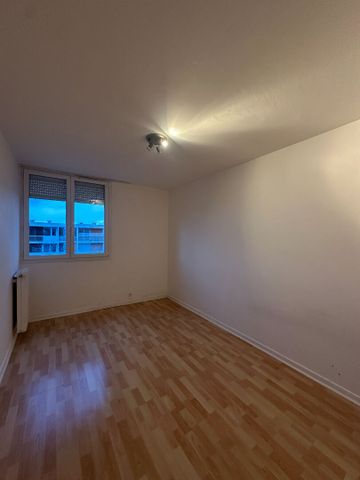 Location Appartement 3 pièces 73m² - Photo 3