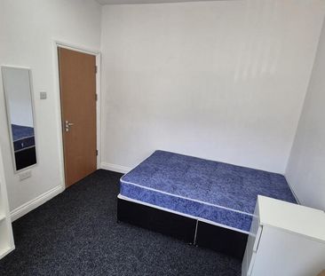 5 bedroom terraced house to rent - Photo 4