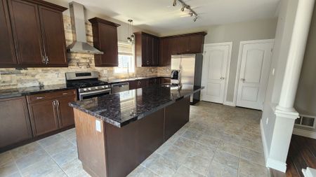 For Lease - 1417 Sheldon Street Unit# MAIN, Innisfil, Ontario - Photo 4