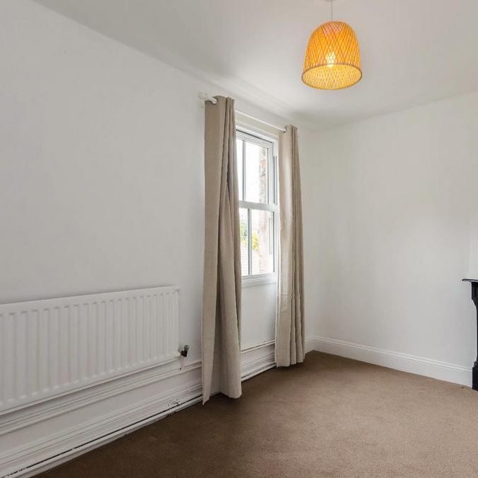 3 bedroom end of terrace house to rent - Photo 1