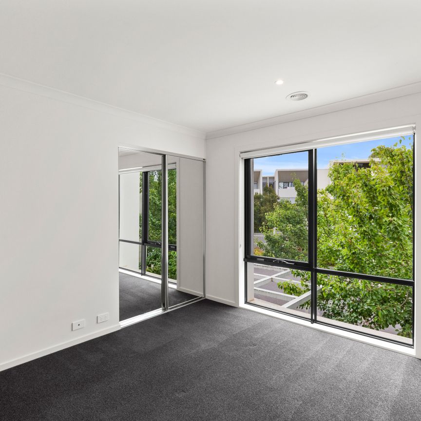 33 Manchester Crescent, Bundoora VIC 3083 - House For Rent | Domain - Photo 1