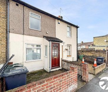 2 bedroom terraced house to rent - Photo 4