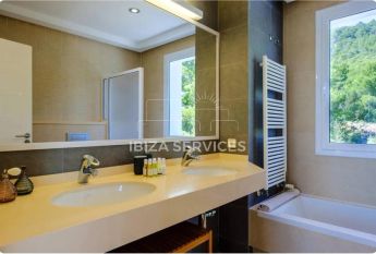 Annual or seasonal rental villa Sa Carroca with sea views