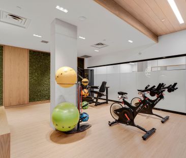 For Lease - 3250 Carding Mill Trail Unit# 506, Oakville, Ontario - Photo 2