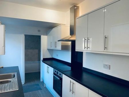 3 bedroom terraced house to rent - Photo 3