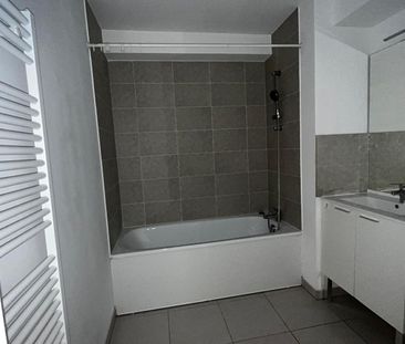 Location Appartement 2 pièces 42m² - Photo 2