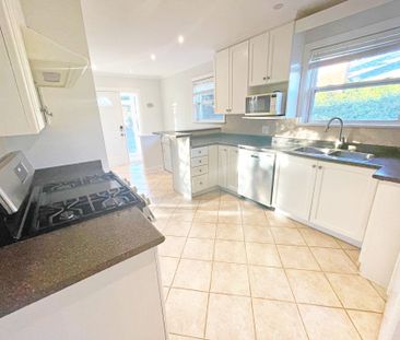 For Lease - 316 Gells Road Unit# Upper, Richmond Hill, Ontario - Photo 3