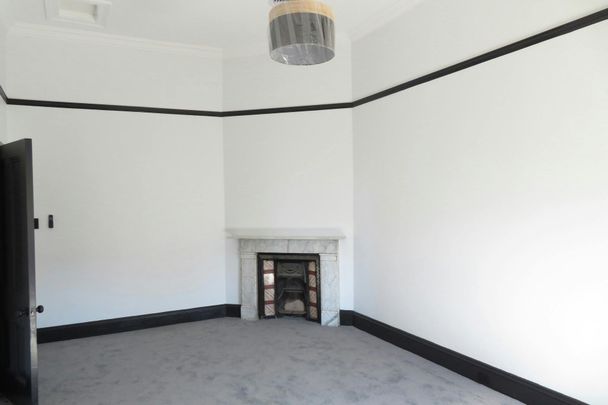 EXECUTIVE 4 BEDROOM APARTMENT IN THE CBD! - Photo 1