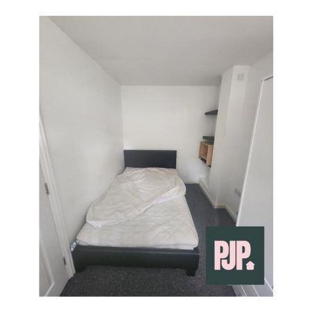 1 bedroom in a house share to rent - Photo 5