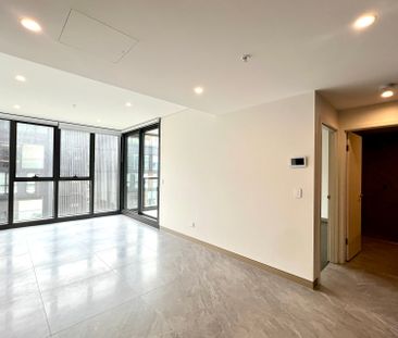 Clever one bedroom apartments with a world of options at your doorstep - Photo 5