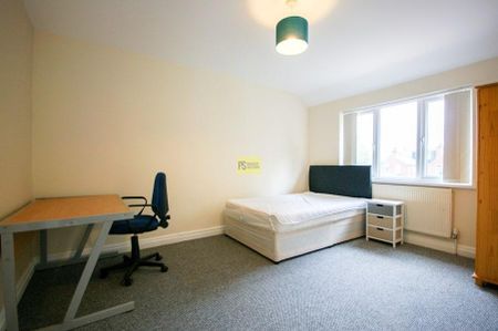 5 bedroom terraced house to rent - Photo 4