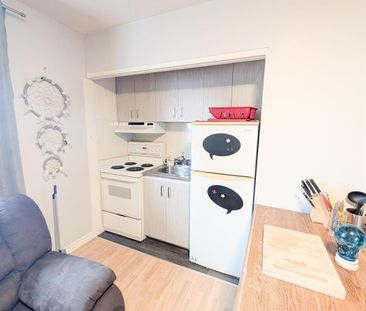 Immeuble - 122 De Carillon 3 ½ à Louer – Sherbrooke Ouest - Photo 3