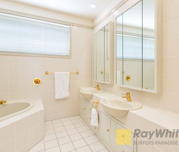 5614 Harbour Terrace, Sanctuary Cove QLD 4212 - House For Rent | Do... - Photo 1