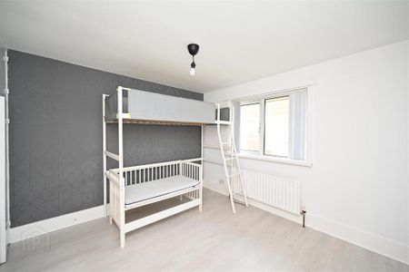 91 Knockleigh Drive, Carrickfergus, Greenisland, BT38 8UY - Photo 4