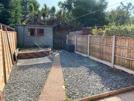 2 bedroom semi-detached house to rent - Photo 4