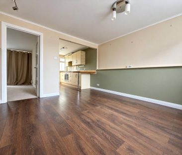 3 bedroom house to rent Jones Close, Southend-on-Sea, Essex, SS2 - Photo 2