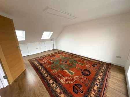 3 bedroom semi-detached house to rent - Photo 2