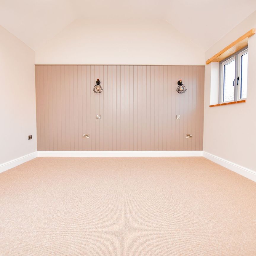 Melton Constable - Photo 1