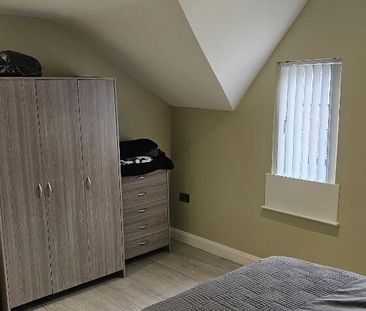 Castlereagh Road, Belfast, BT5 5FR - Photo 2