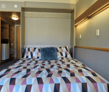 Welcome to Sharella Living - Photo 1