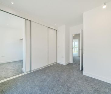 3 bedroom detached house to rent - Photo 3