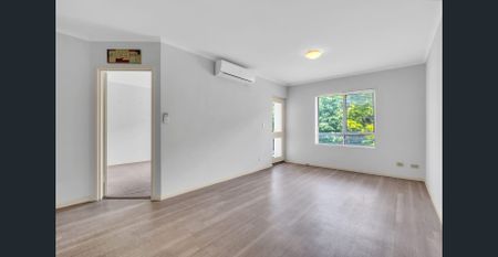 Spacious Apartment in Great Location - Photo 4