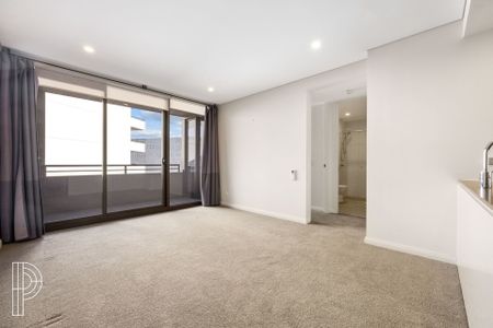 Beautifully presented apartment in a fantastic location - Photo 4