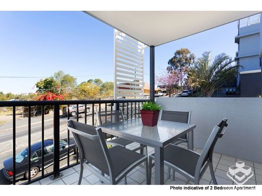 FULLY-FURNISHED 2 BEDROOM 2 BATHROOM APARTMENT WITH ALL BILLS INCLUDED - Photo 1