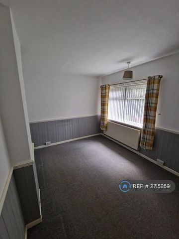 3 bedroom semi-detached house to rent - Photo 3